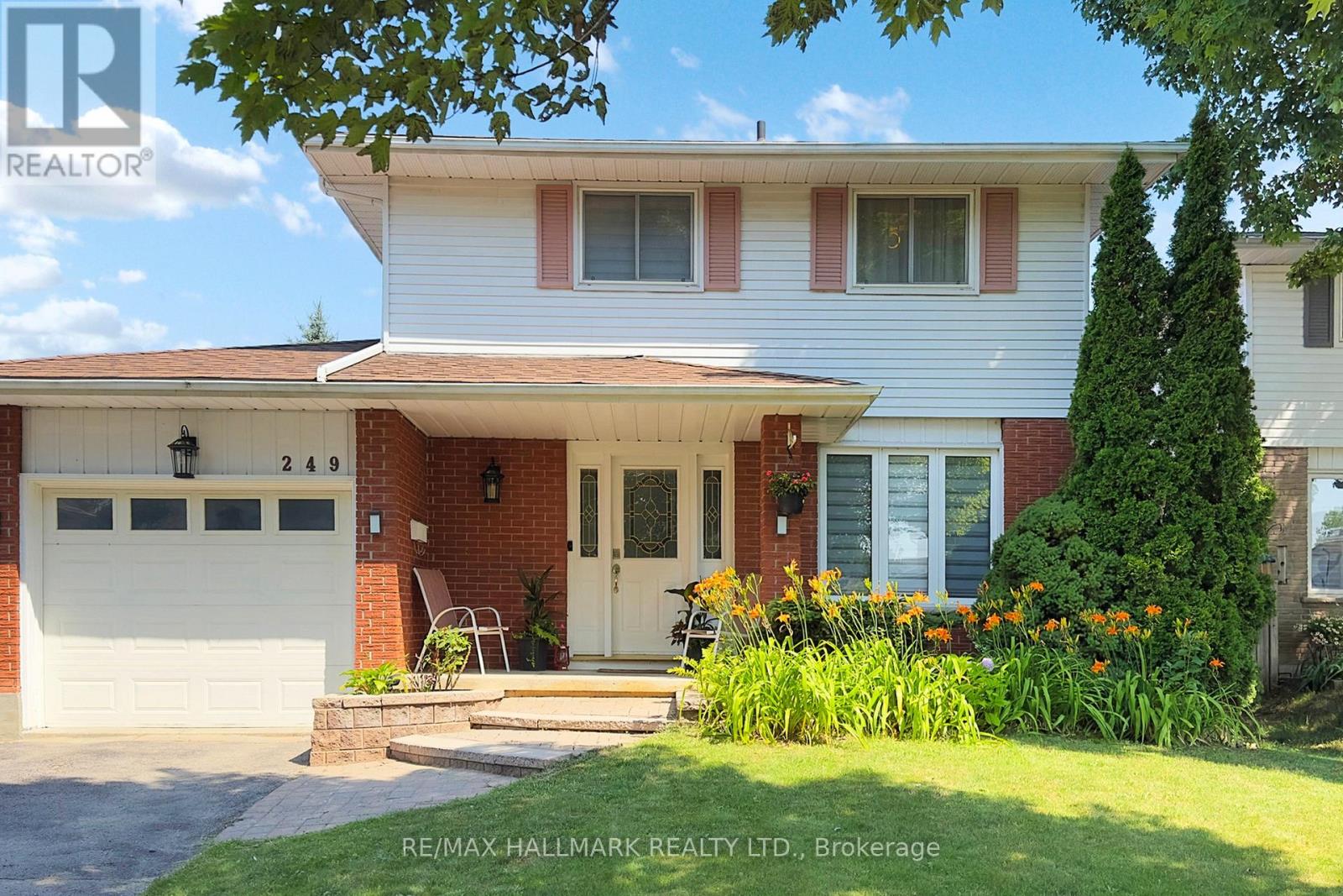 249 Kensington Crescent, Oshawa, Ontario  L1G 7R8 - Photo 2 - E12614686