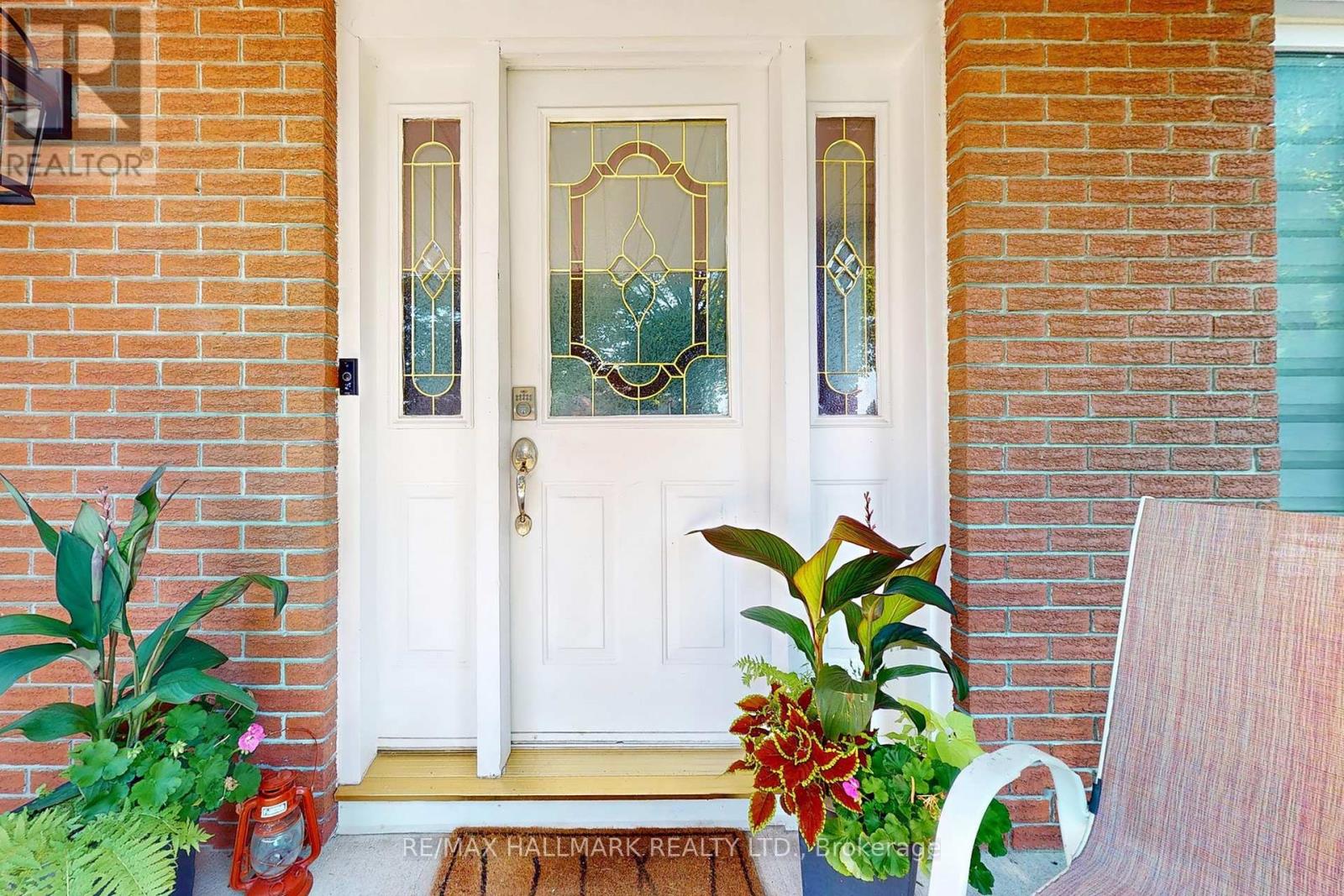 249 Kensington Crescent, Oshawa, Ontario  L1G 7R8 - Photo 3 - E12614686