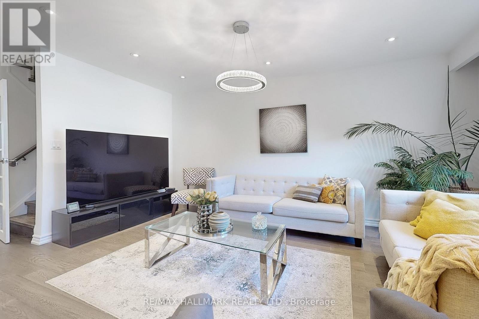 249 Kensington Crescent, Oshawa, Ontario  L1G 7R8 - Photo 7 - E12614686