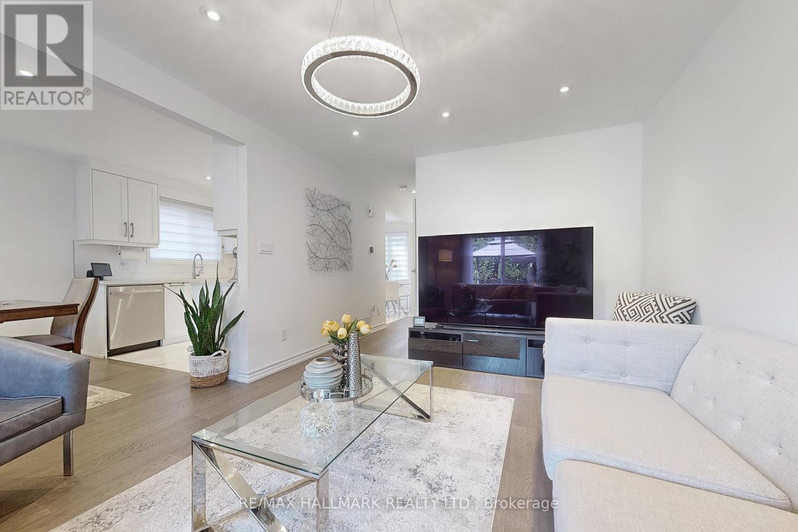 249 Kensington Crescent, Oshawa, Ontario  L1G 7R8 - Photo 8 - E12614686