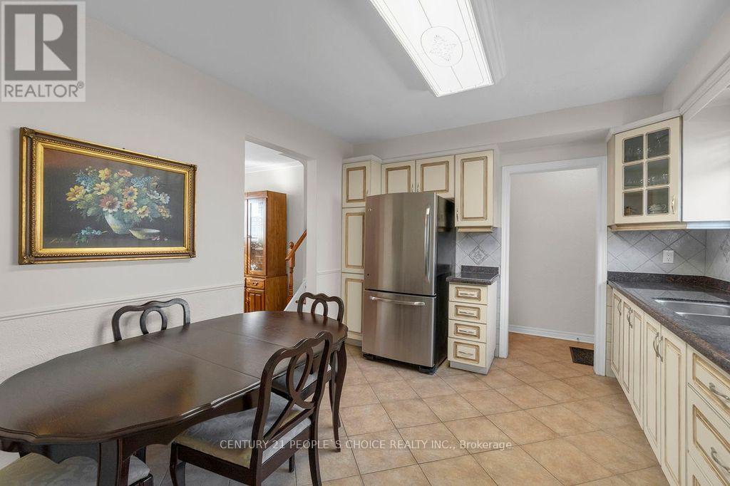 90 Goldsboro Road, Toronto, Ontario  M9L 1A8 - Photo 17 - W12614684