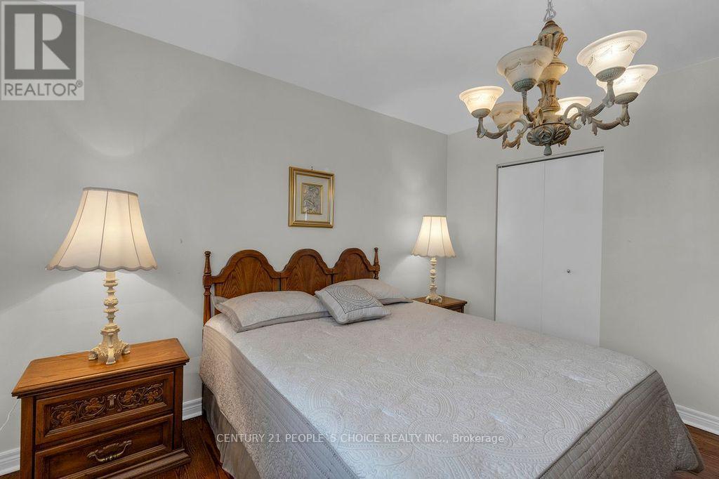90 Goldsboro Road, Toronto, Ontario  M9L 1A8 - Photo 20 - W12614684
