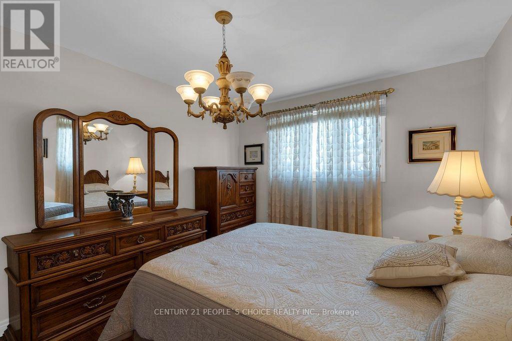 90 Goldsboro Road, Toronto, Ontario  M9L 1A8 - Photo 21 - W12614684