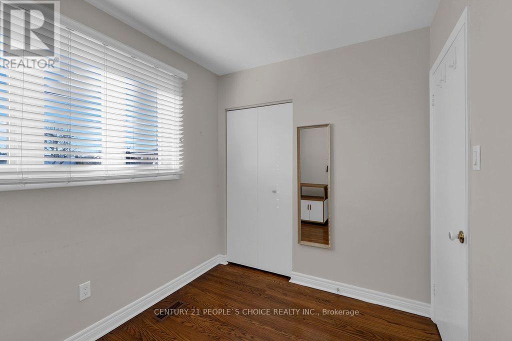 90 Goldsboro Road, Toronto, Ontario  M9L 1A8 - Photo 25 - W12614684