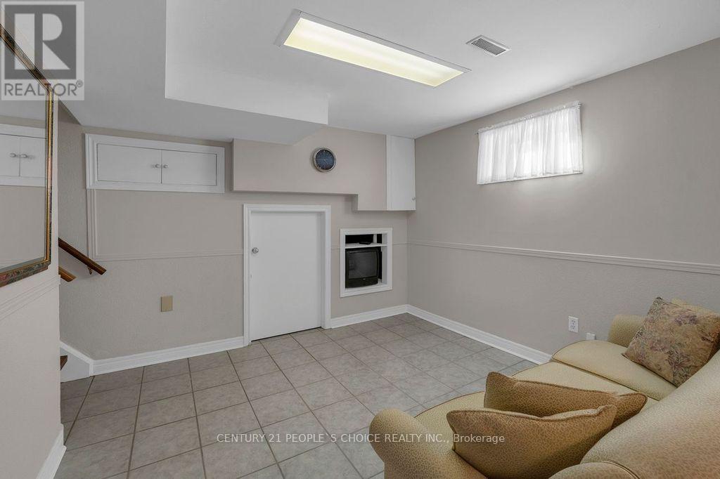 90 Goldsboro Road, Toronto, Ontario  M9L 1A8 - Photo 28 - W12614684