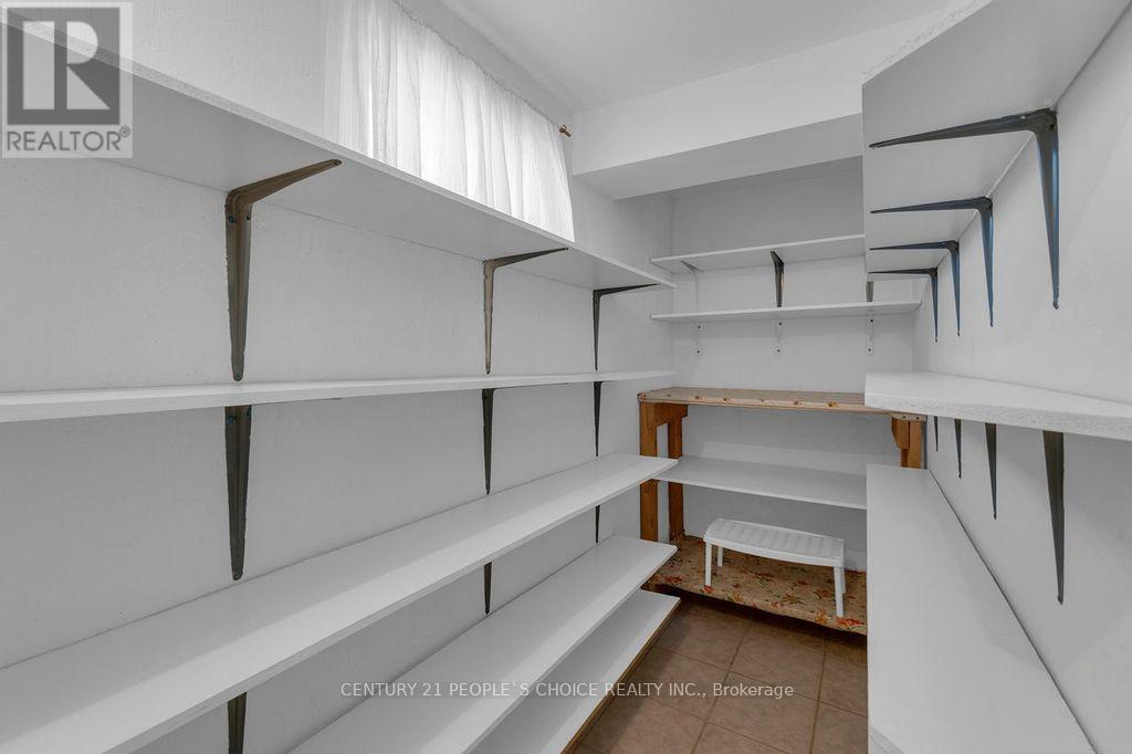 90 Goldsboro Road, Toronto, Ontario  M9L 1A8 - Photo 35 - W12614684