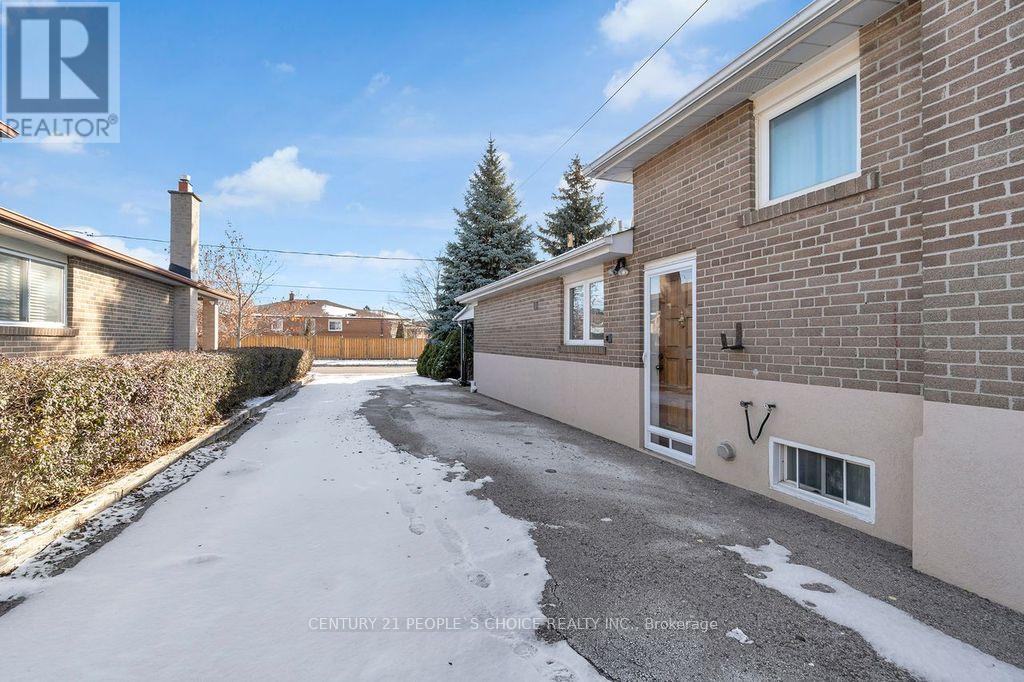 90 Goldsboro Road, Toronto, Ontario  M9L 1A8 - Photo 36 - W12614684