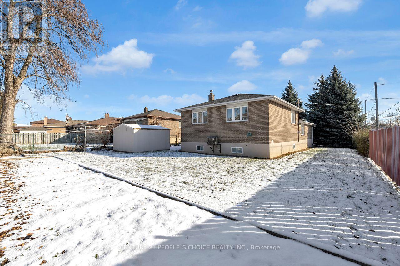 90 Goldsboro Road, Toronto, Ontario  M9L 1A8 - Photo 39 - W12614684
