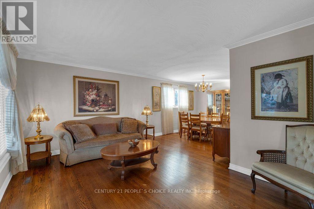 90 Goldsboro Road, Toronto, Ontario  M9L 1A8 - Photo 6 - W12614684