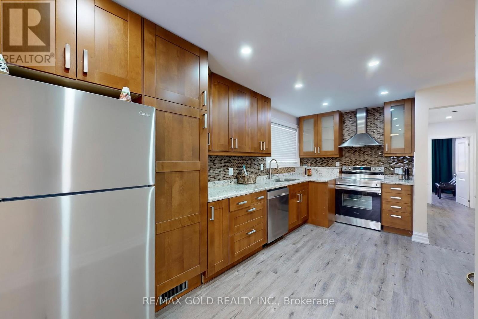 189 Kingsview Boulevard, Toronto, Ontario  M9R 1V7 - Photo 14 - W12614688