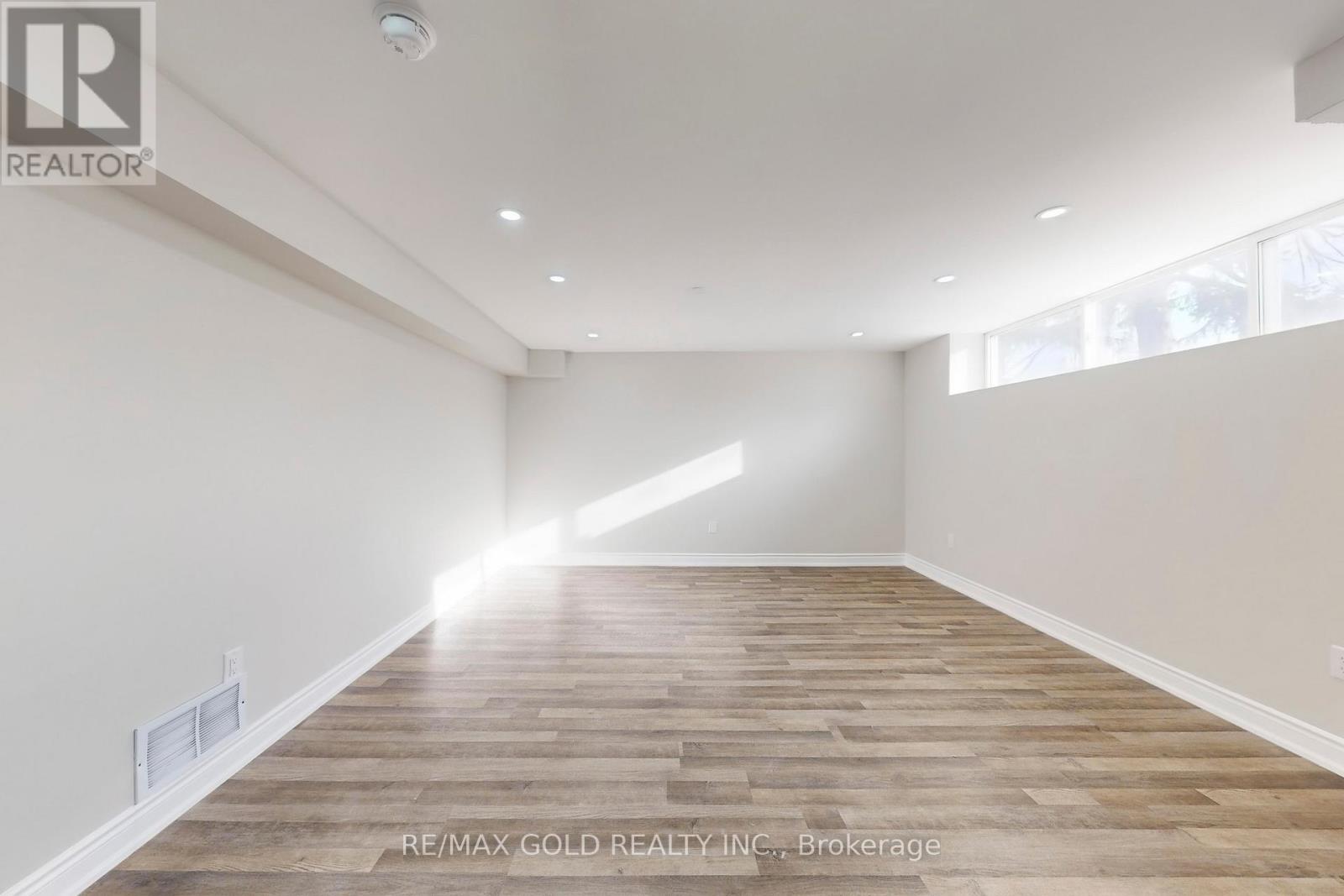 189 Kingsview Boulevard, Toronto, Ontario  M9R 1V7 - Photo 34 - W12614688