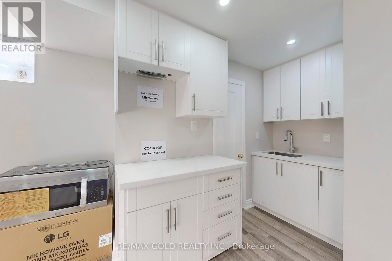 189 Kingsview Boulevard, Toronto, Ontario  M9R 1V7 - Photo 37 - W12614688