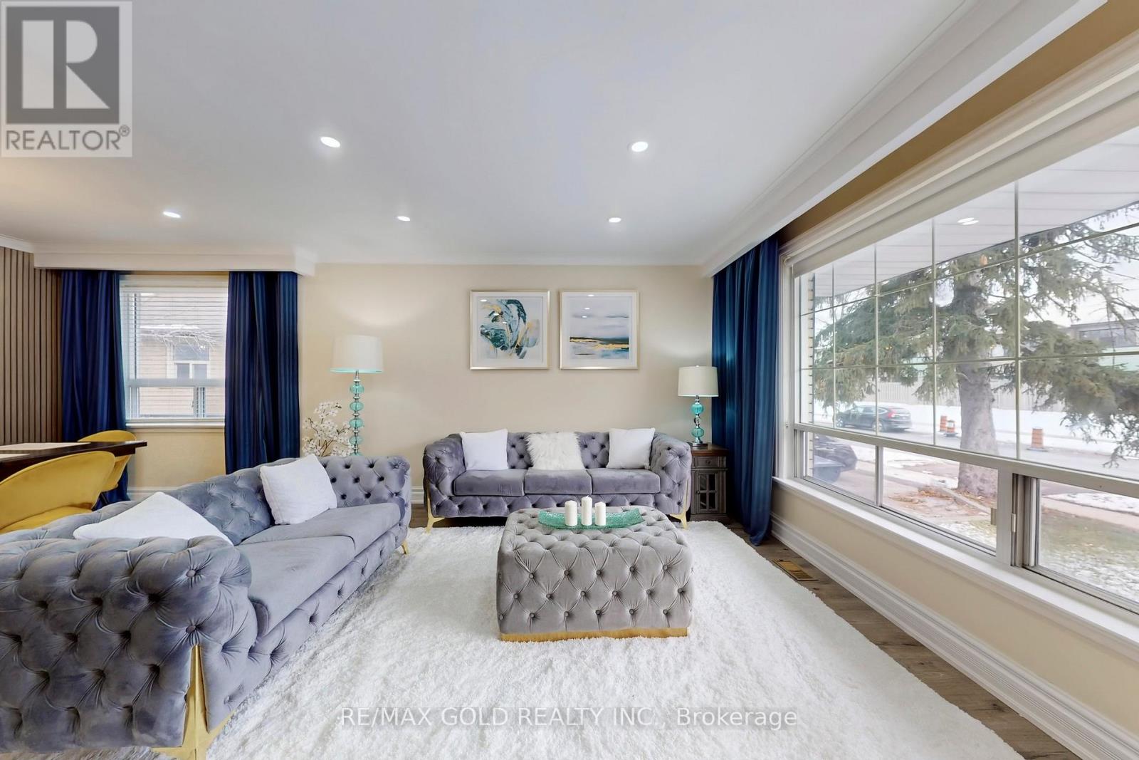 189 Kingsview Boulevard, Toronto, Ontario  M9R 1V7 - Photo 5 - W12614688