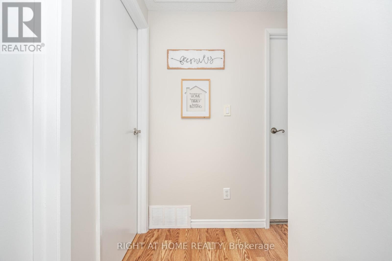 17 White Owl Crescent, Brantford, Ontario  N3P 1A1 - Photo 17 - X12614690