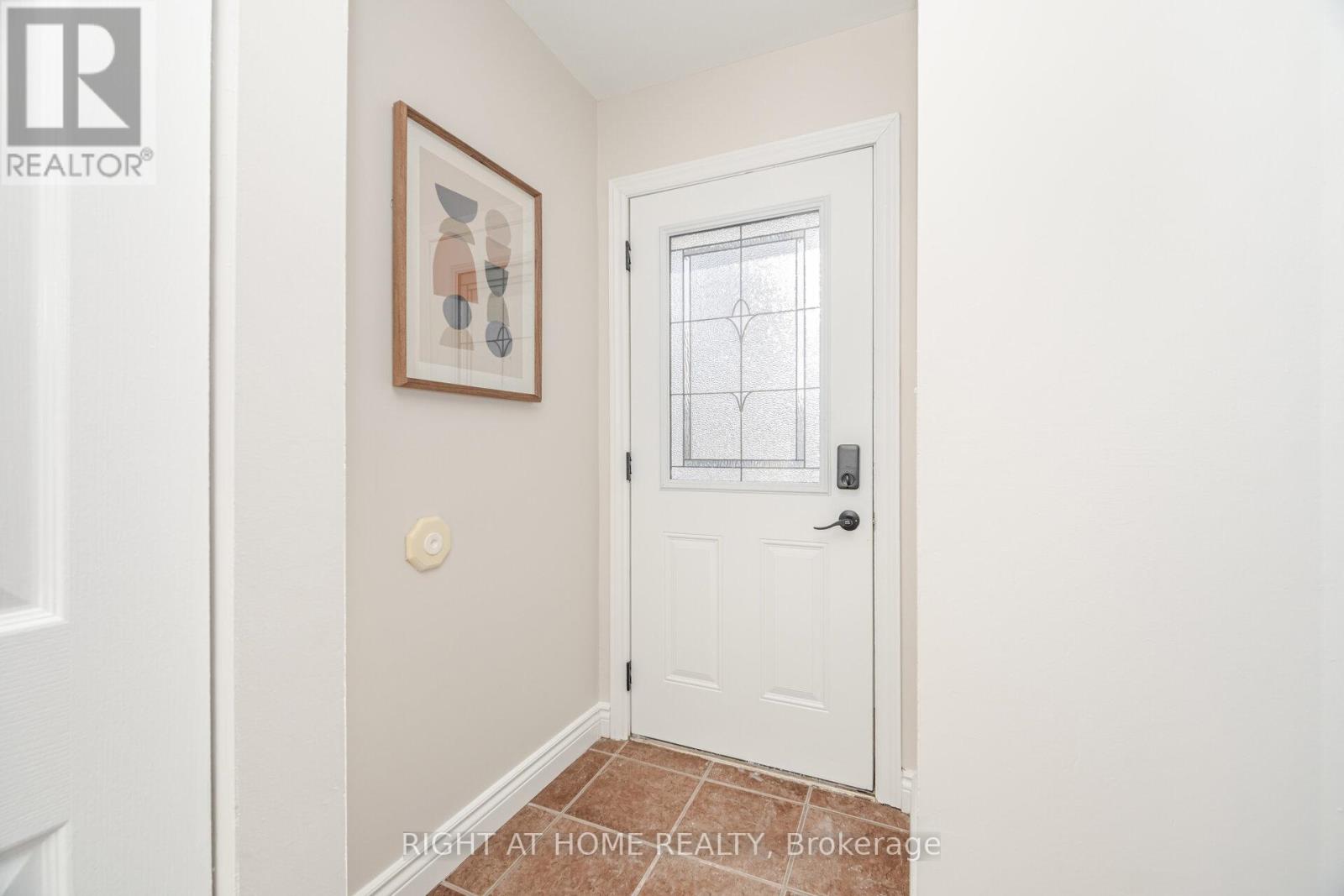 17 White Owl Crescent, Brantford, Ontario  N3P 1A1 - Photo 2 - X12614690