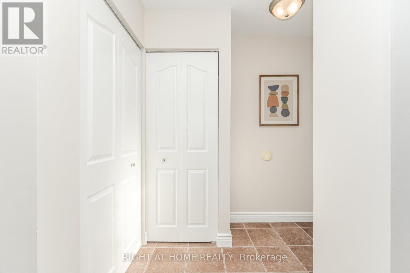 17 White Owl Crescent, Brantford, Ontario  N3P 1A1 - Photo 4 - X12614690