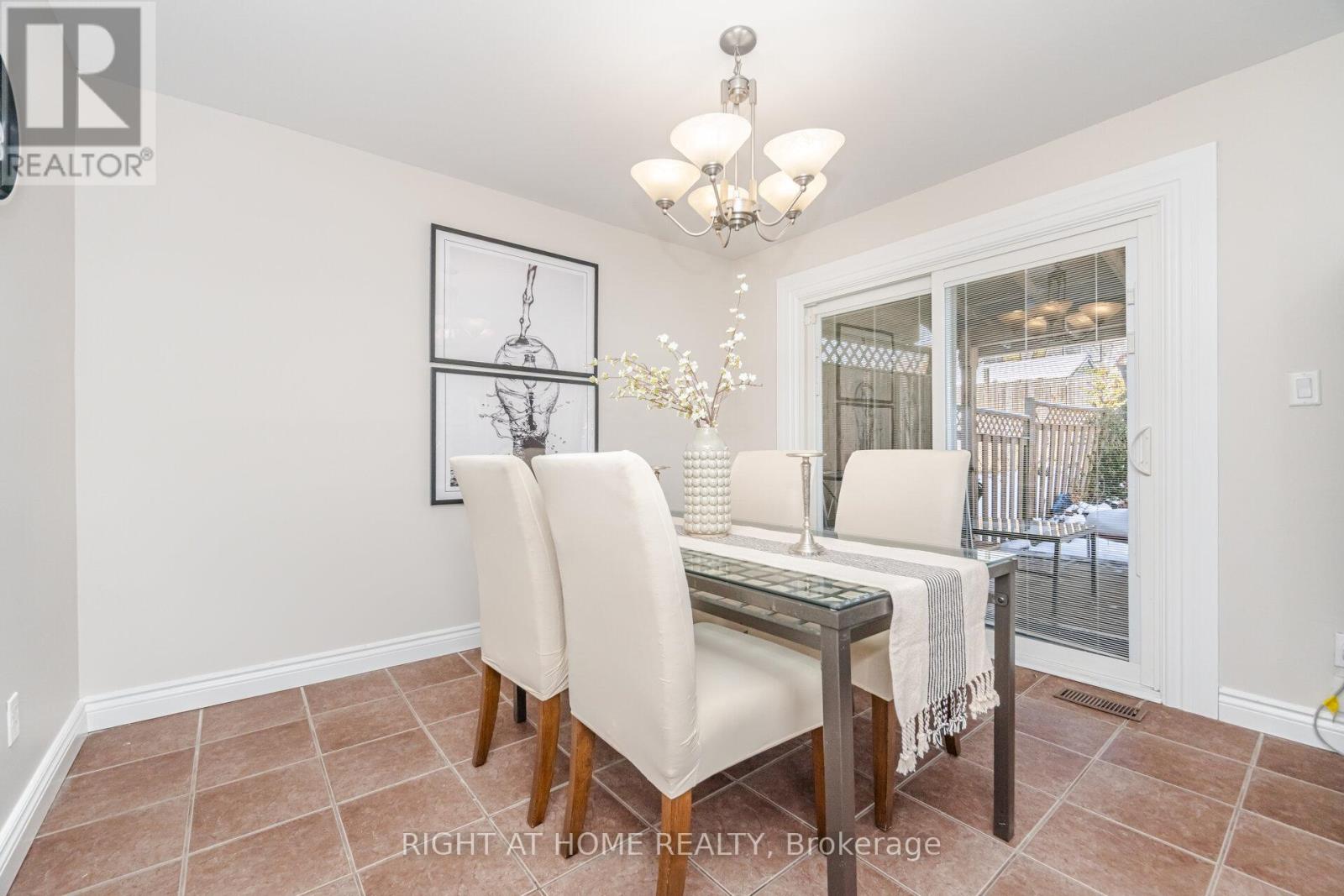 17 White Owl Crescent, Brantford, Ontario  N3P 1A1 - Photo 7 - X12614690