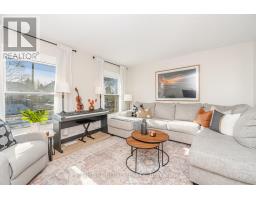 17 WHITE OWL CRESCENT, Brantford, Ontario