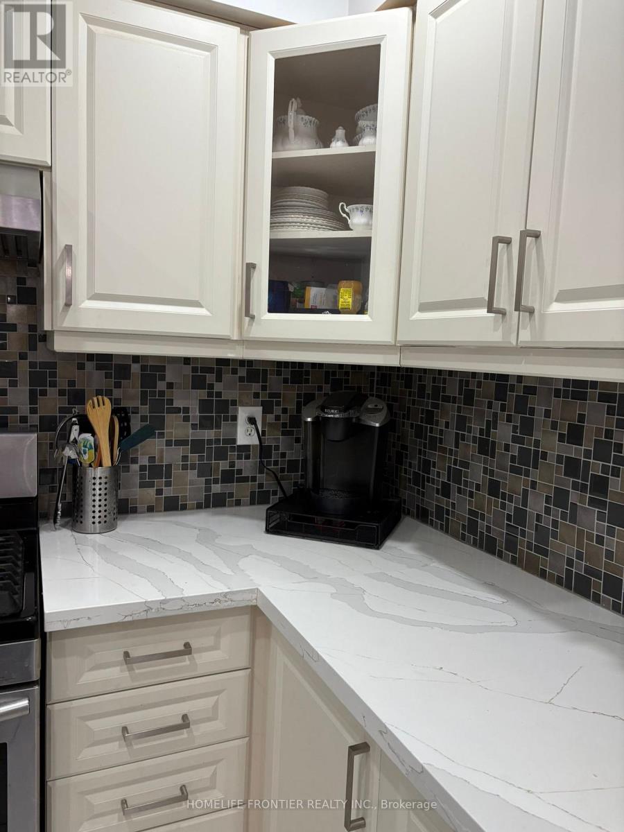 106 Casabel Drive W, Vaughan, Ontario  L6A 3L8 - Photo 7 - N12597128