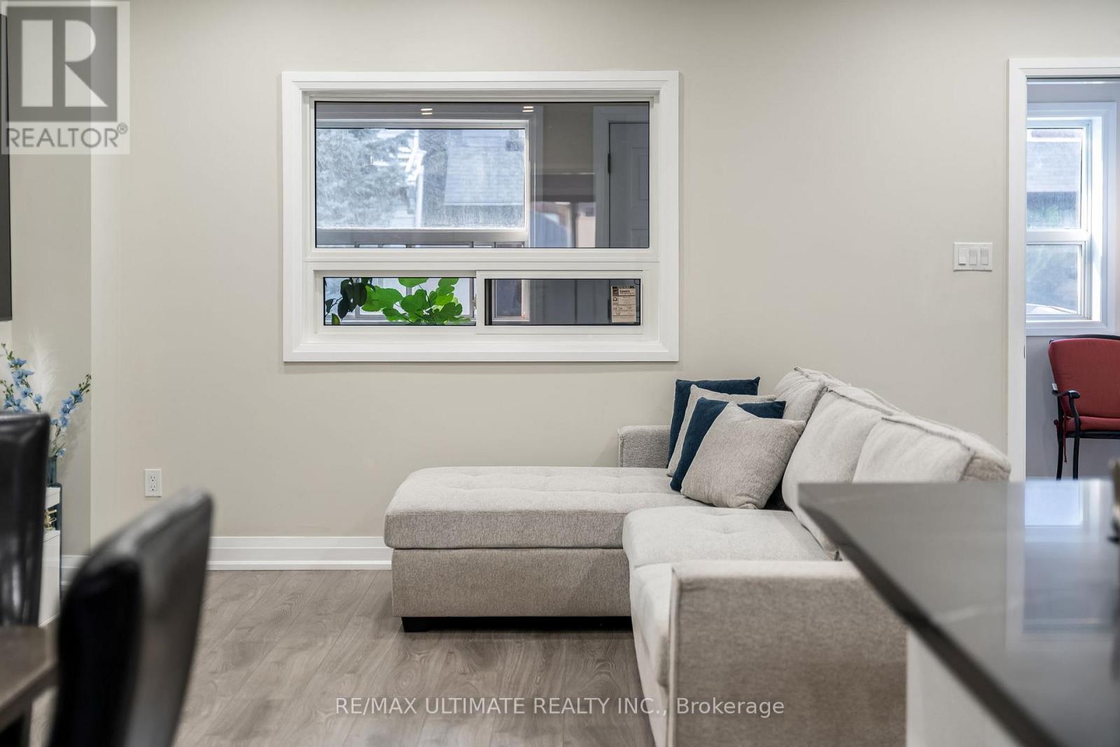 47 Mahoney Avenue, Toronto, Ontario M6M 2H5 - Photo 6 - W12614720