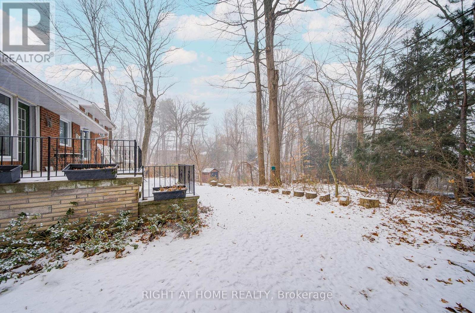 1445 Ryan Place, Mississauga, Ontario L5C 1J7 - Photo 38 - W12614722