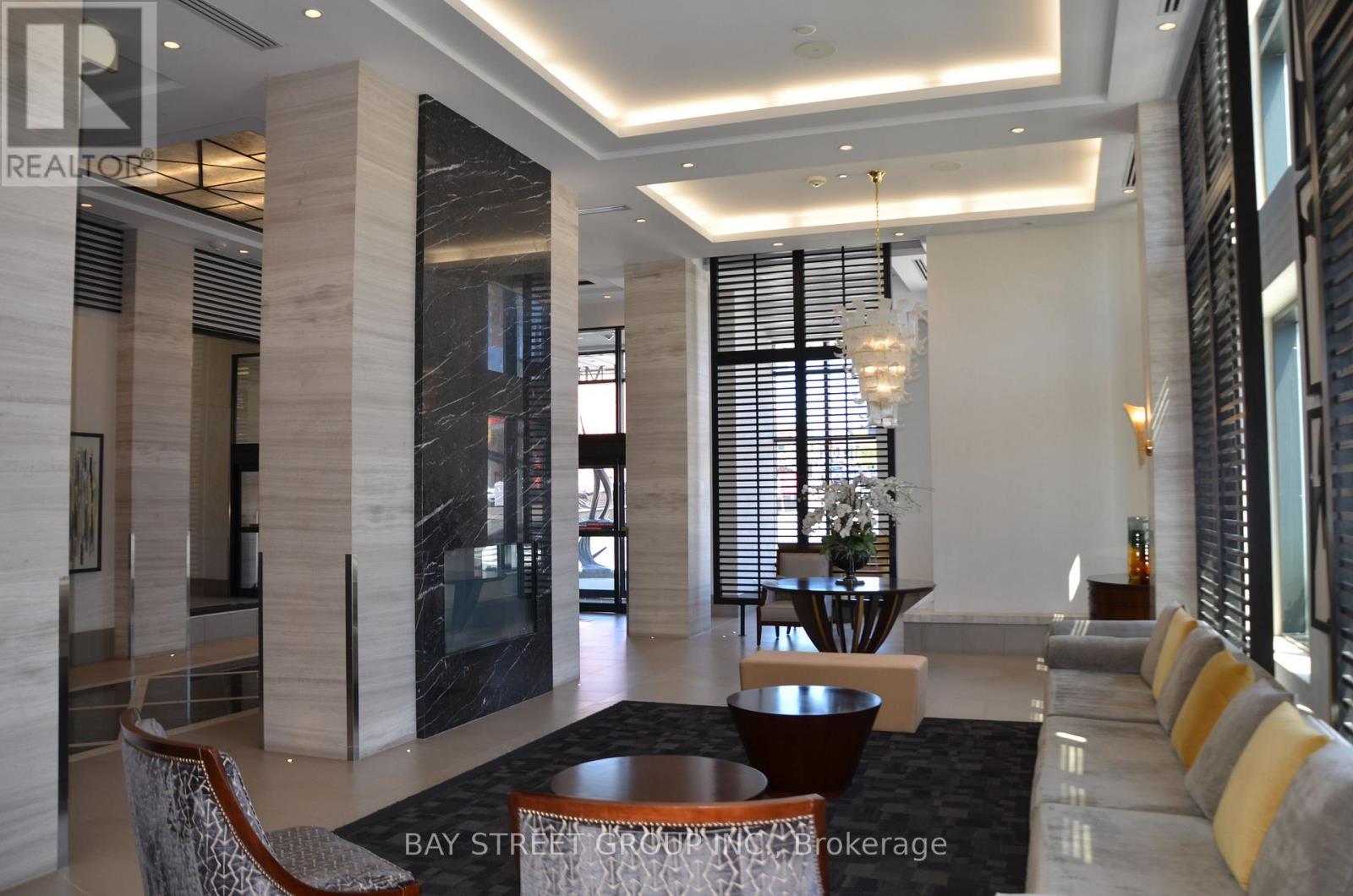 124 - 1 Old Mill Drive, Toronto, Ontario M6S 0A1 - Photo 4 - W12614724