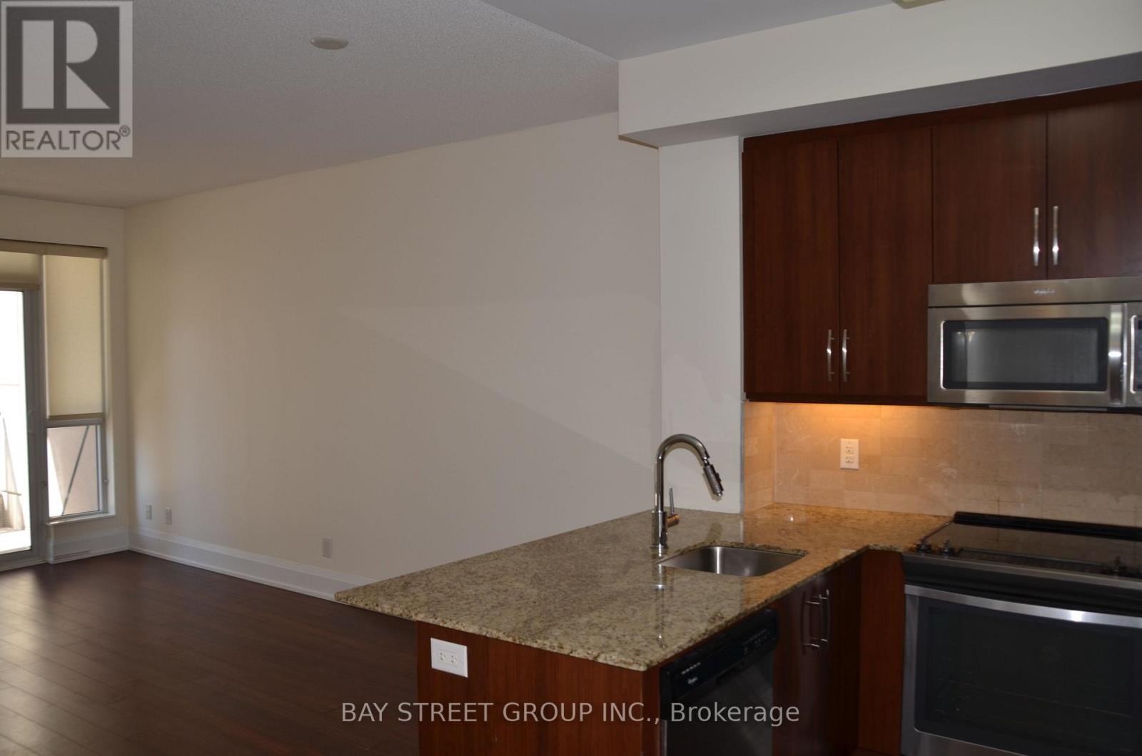 124 - 1 Old Mill Drive, Toronto, Ontario M6S 0A1 - Photo 6 - W12614724