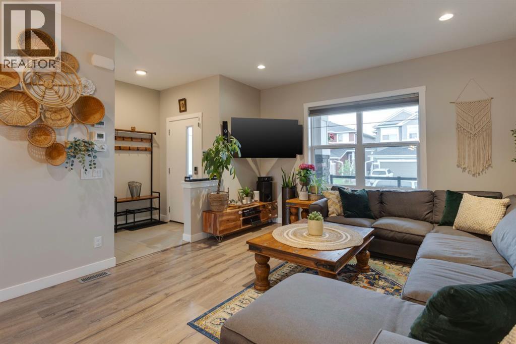 12 Red Embers Common Ne, Calgary, Alberta  T3N 1L1 - Photo 6 - A2274693