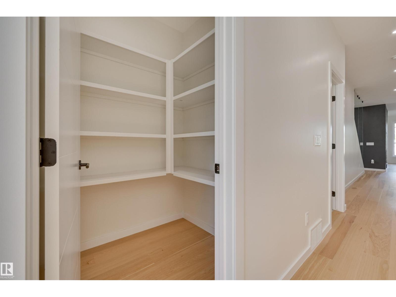 13809 Buena Vista Rd Nw, Edmonton, Alberta  T5R 5R9 - Photo 25 - E4462424