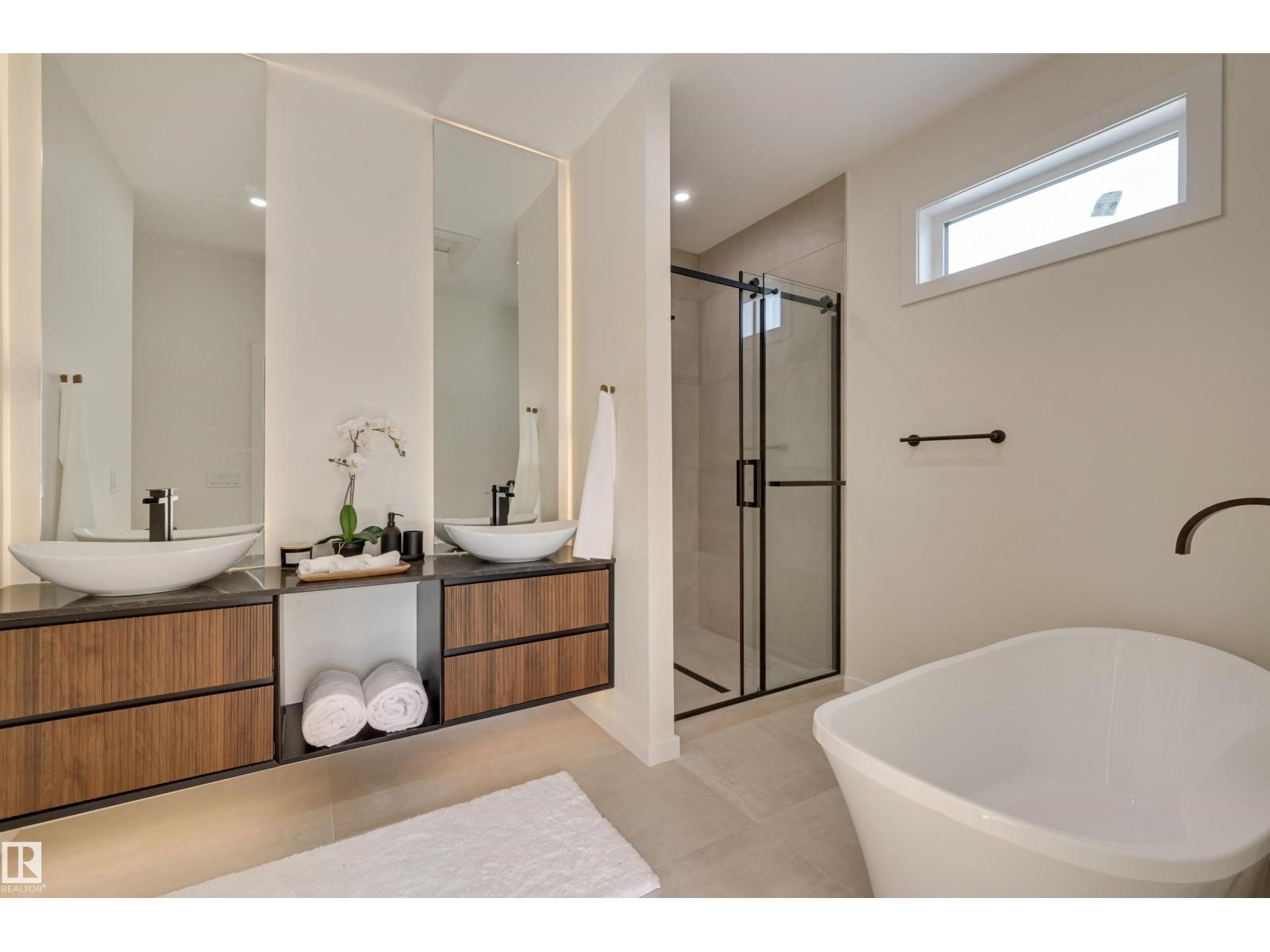 13809 Buena Vista Rd Nw, Edmonton, Alberta  T5R 5R9 - Photo 37 - E4462424