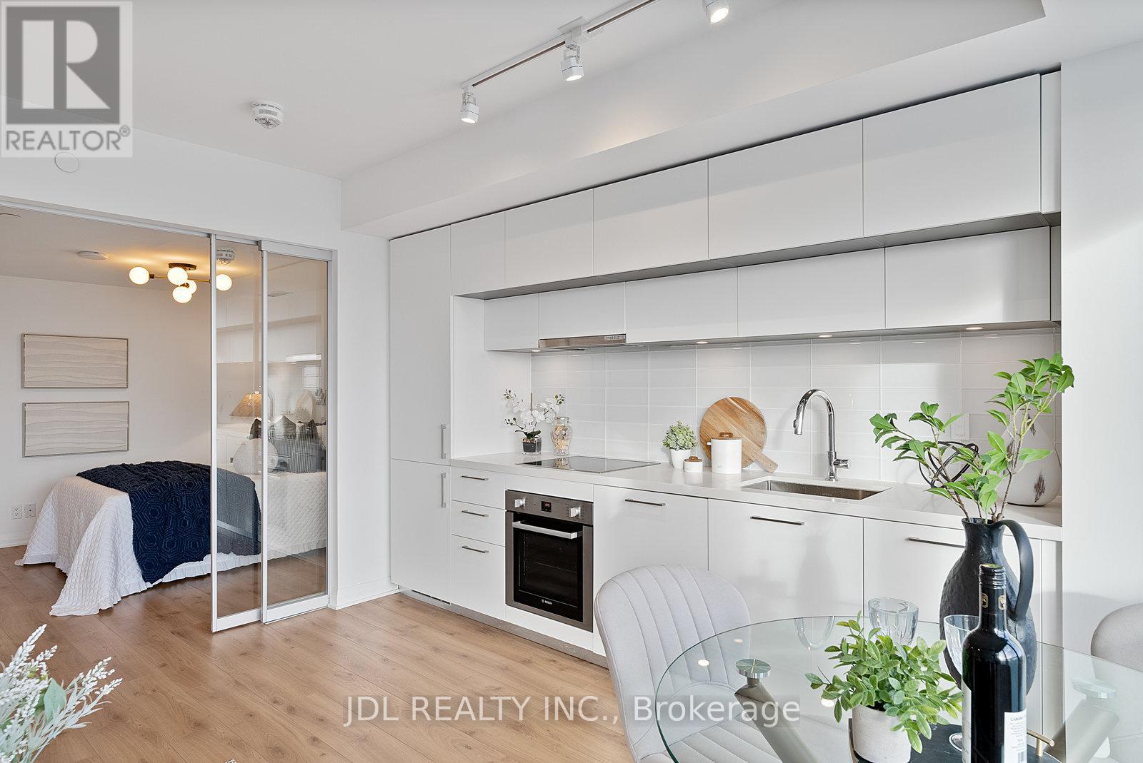 1001 - 99 Foxbar Road, Toronto, Ontario M4V 0B2 - Photo 23 - C12613876