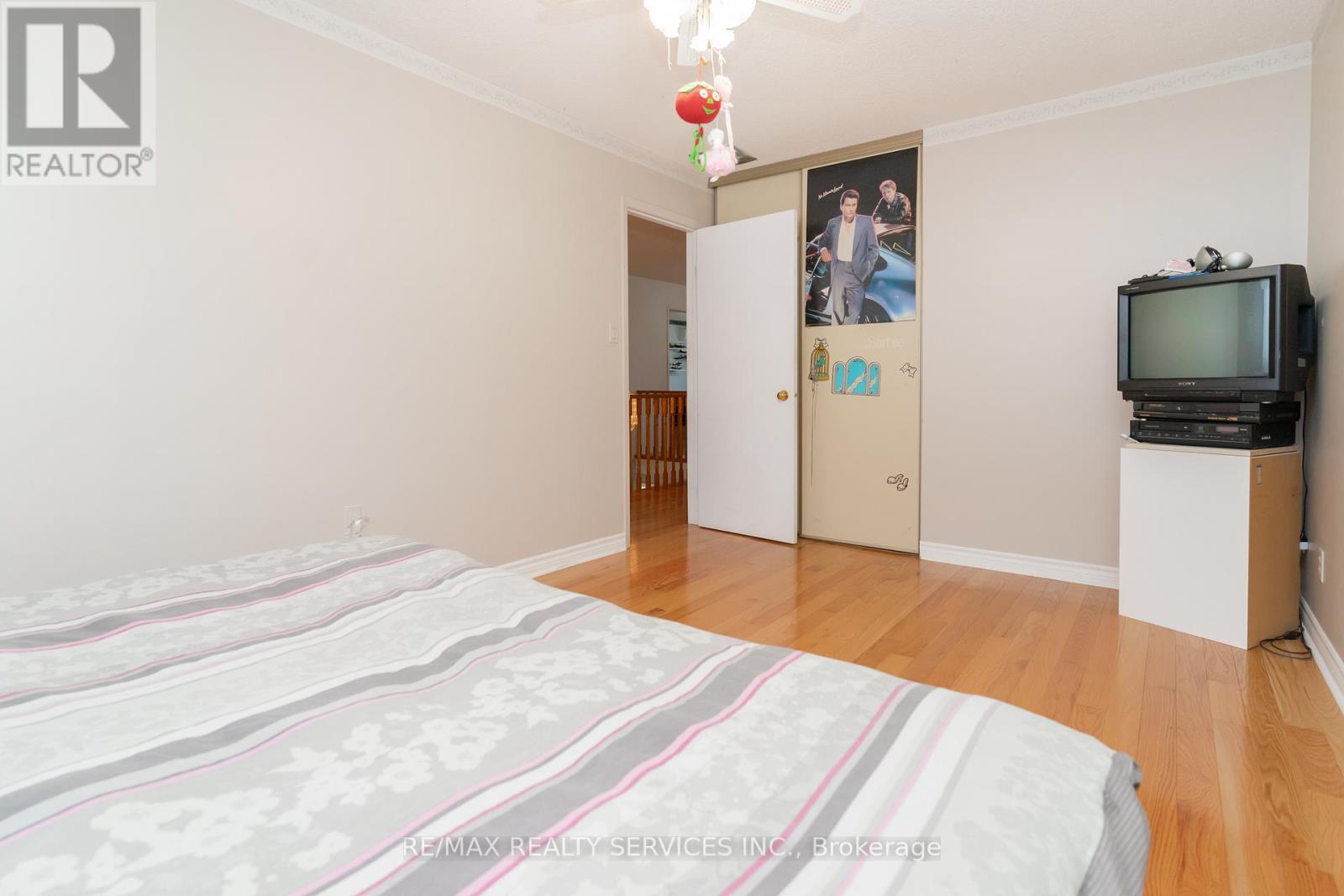 6 Ruth Avenue, Brampton, Ontario  L6Z 3X4 - Photo 33 - W12266964