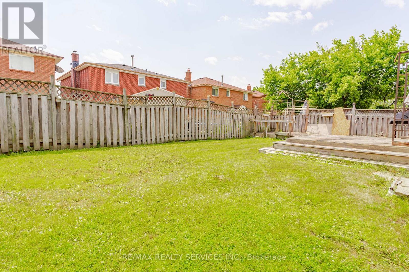 6 Ruth Avenue, Brampton, Ontario  L6Z 3X4 - Photo 42 - W12266964