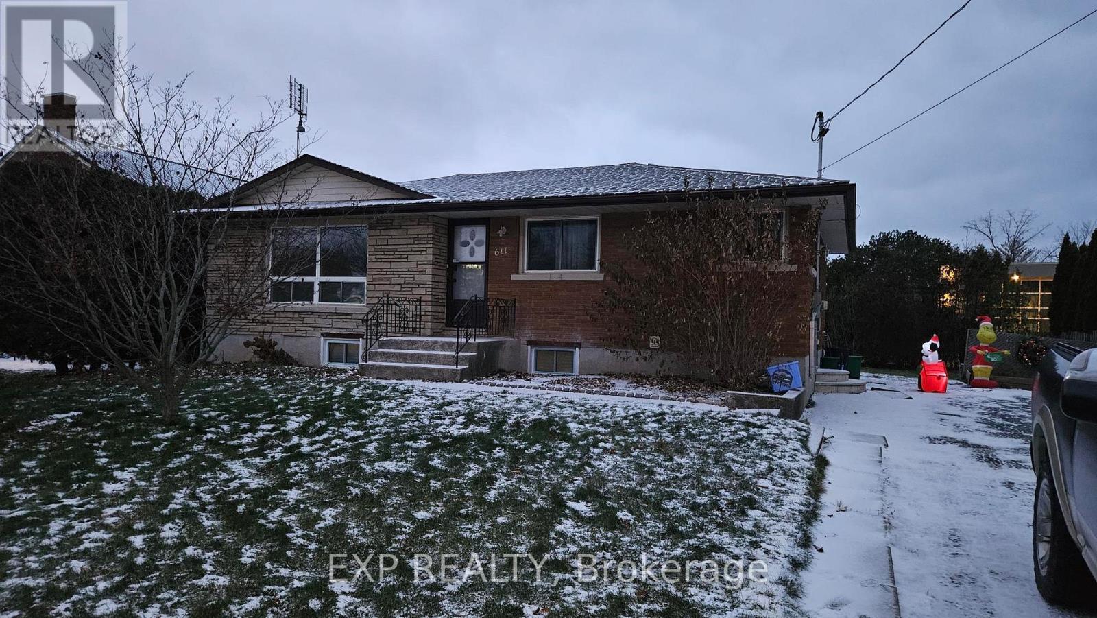 UPPER - 611 GENEVA STREET, St. Catharines, Ontario