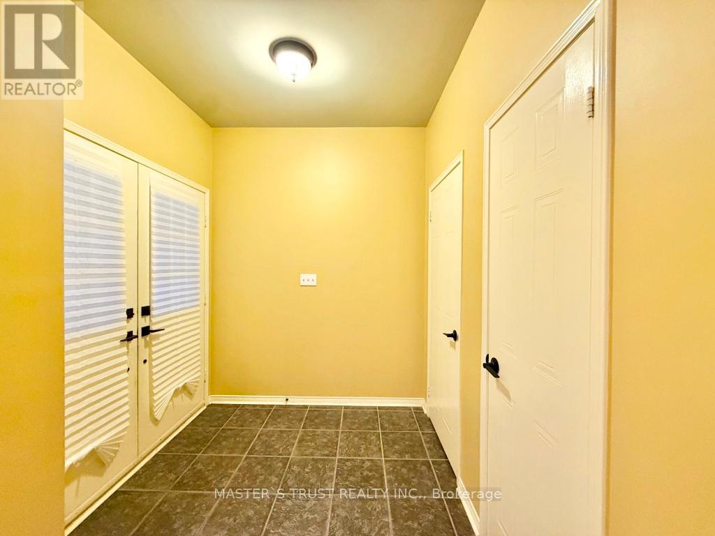 138 Whitby Shores Greenway, Whitby, Ontario  L1N 9P7 - Photo 3 - E12614784