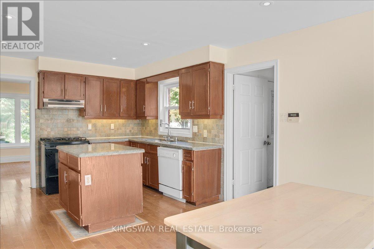 26 Cynthia Crescent, Richmond Hill, Ontario  L4E 2P8 - Photo 15 - N12614760