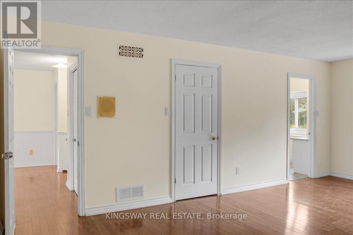 (Upper) - 26 Cynthia Crescent, Richmond Hill, Ontario  L4E 2P8 - Photo 34 - N12614762