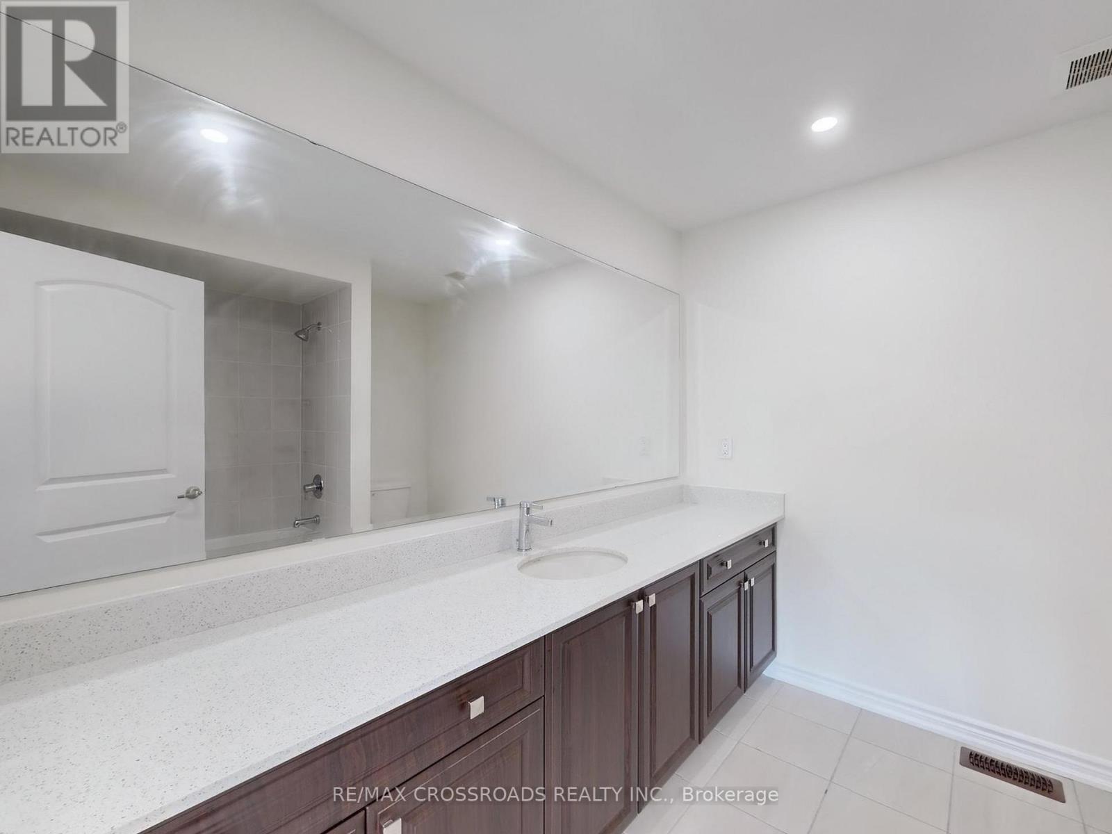 62 Kentledge Avenue, East Gwillimbury, Ontario  L9N 0V9 - Photo 42 - N12614772