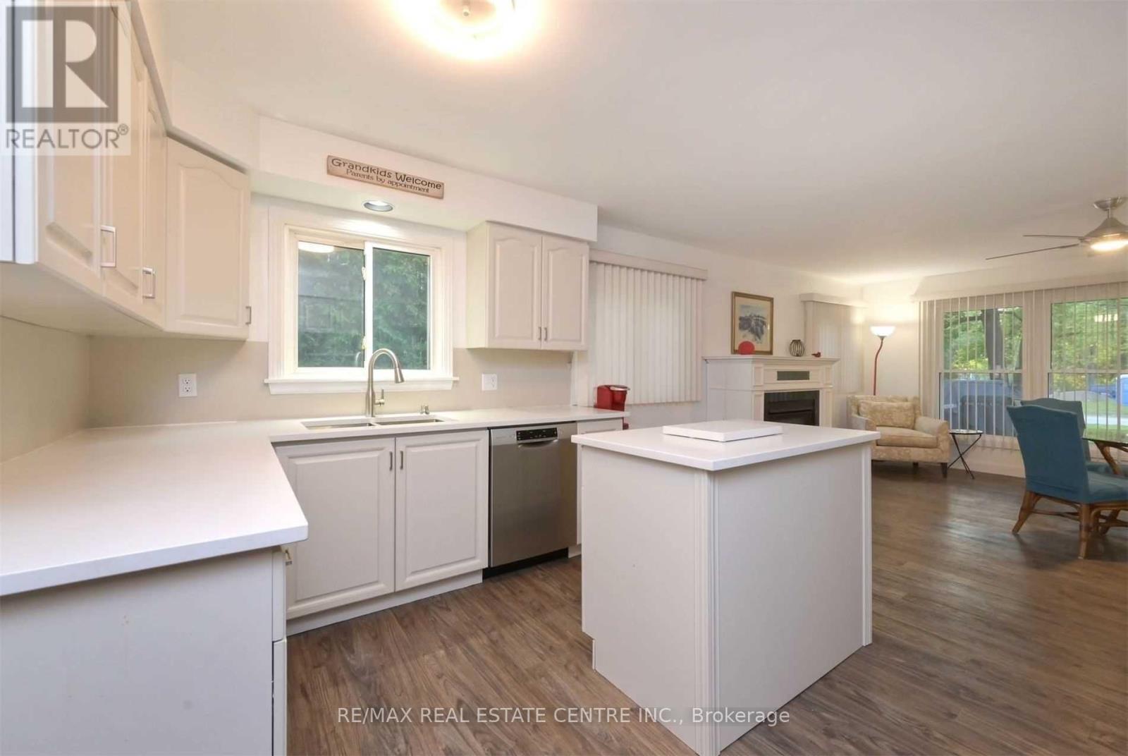 143 Allenwood Drive, Wasaga Beach, Ontario  L9Z 2R5 - Photo 11 - S12614796