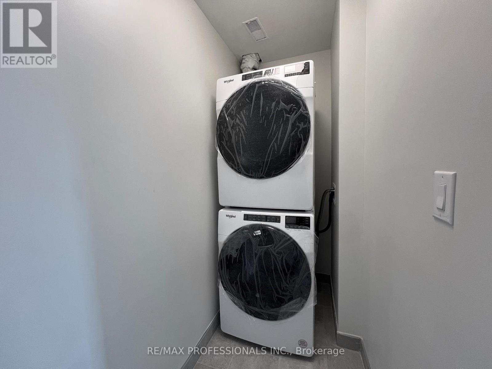 123 - 62 Dixfield Drive, Toronto, Ontario  M9C 3W1 - Photo 13 - W12614750