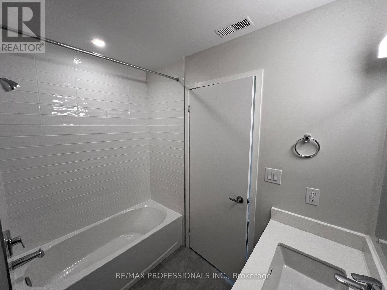 123 - 62 Dixfield Drive, Toronto, Ontario  M9C 3W1 - Photo 26 - W12614750