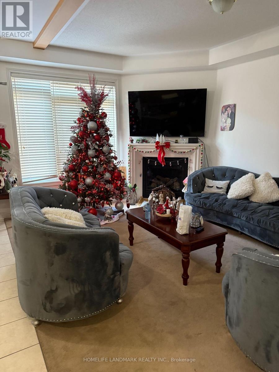 15 Sleightholme Crescent, Brampton, Ontario  L6P 3C2 - Photo 7 - W12614794