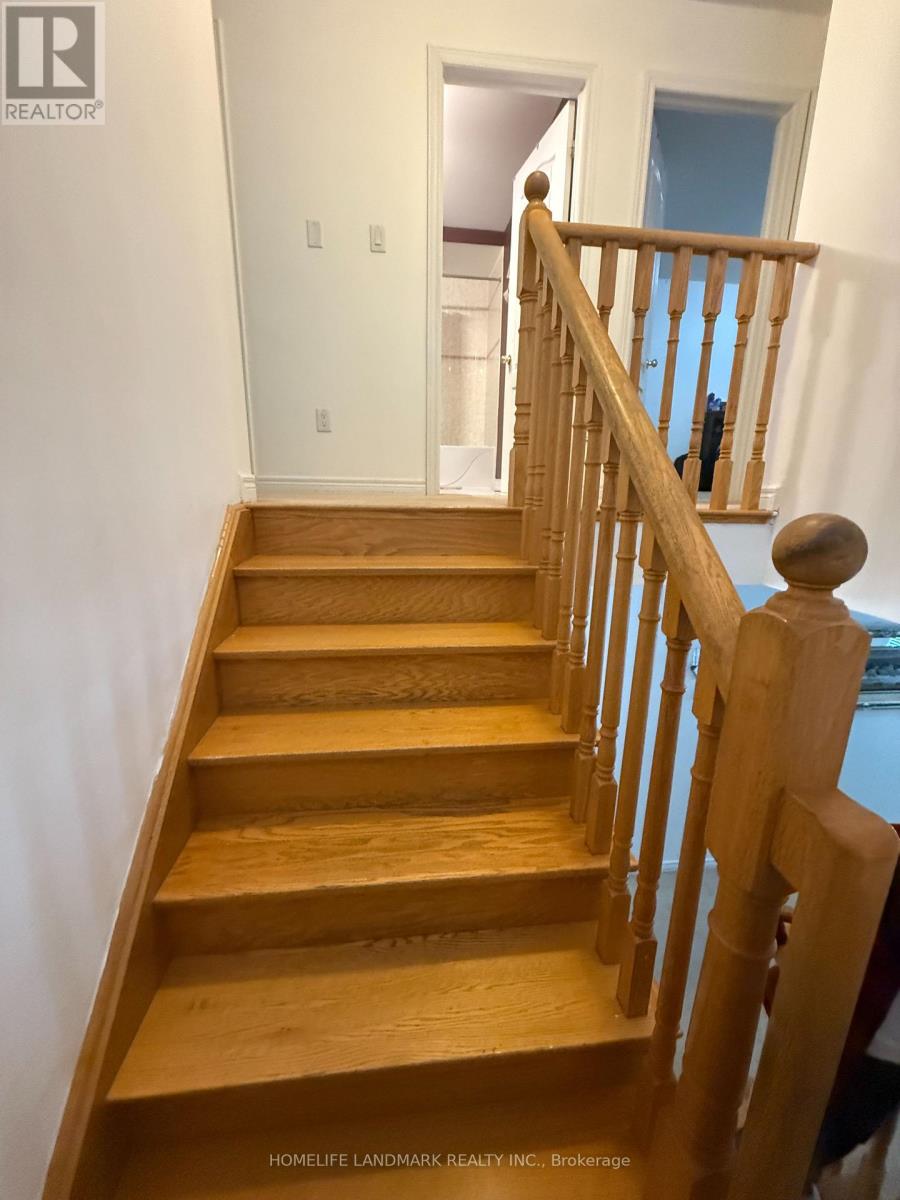 15 Sleightholme Crescent, Brampton, Ontario  L6P 3C2 - Photo 9 - W12614794