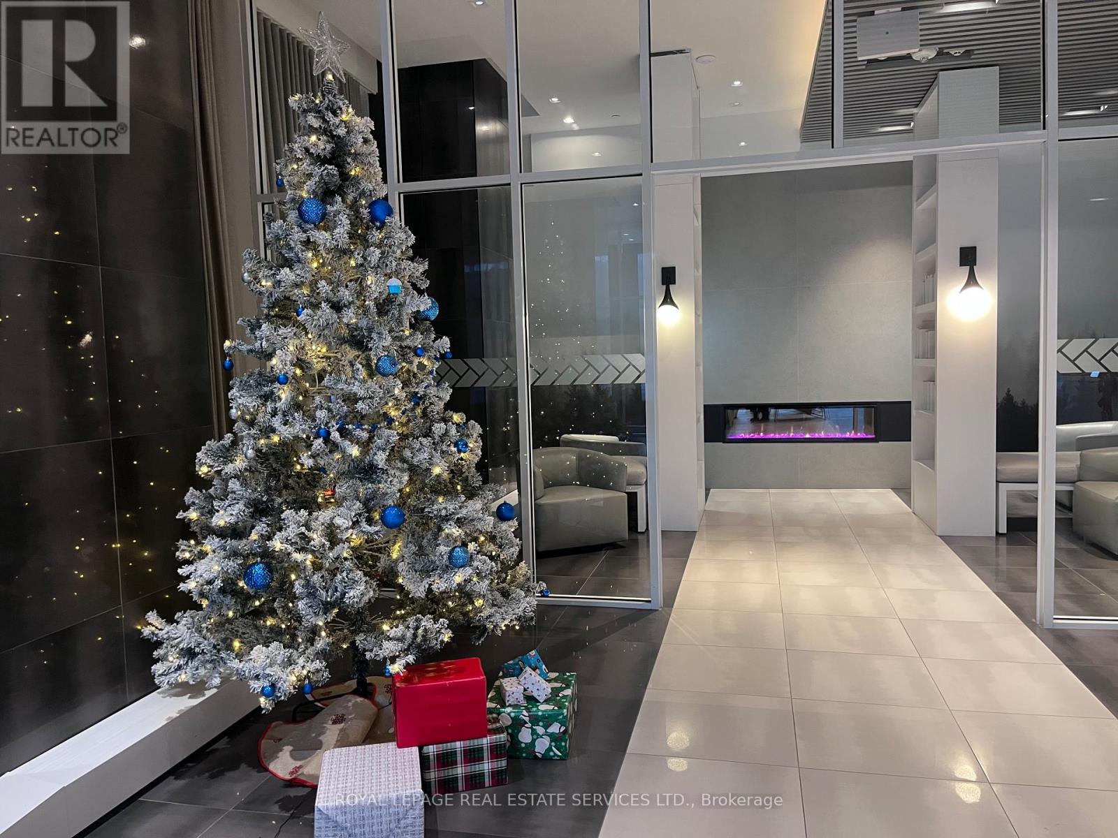 407 - 2481 Taunton Road, Oakville, Ontario  L6H 3R7 - Photo 4 - W12614802