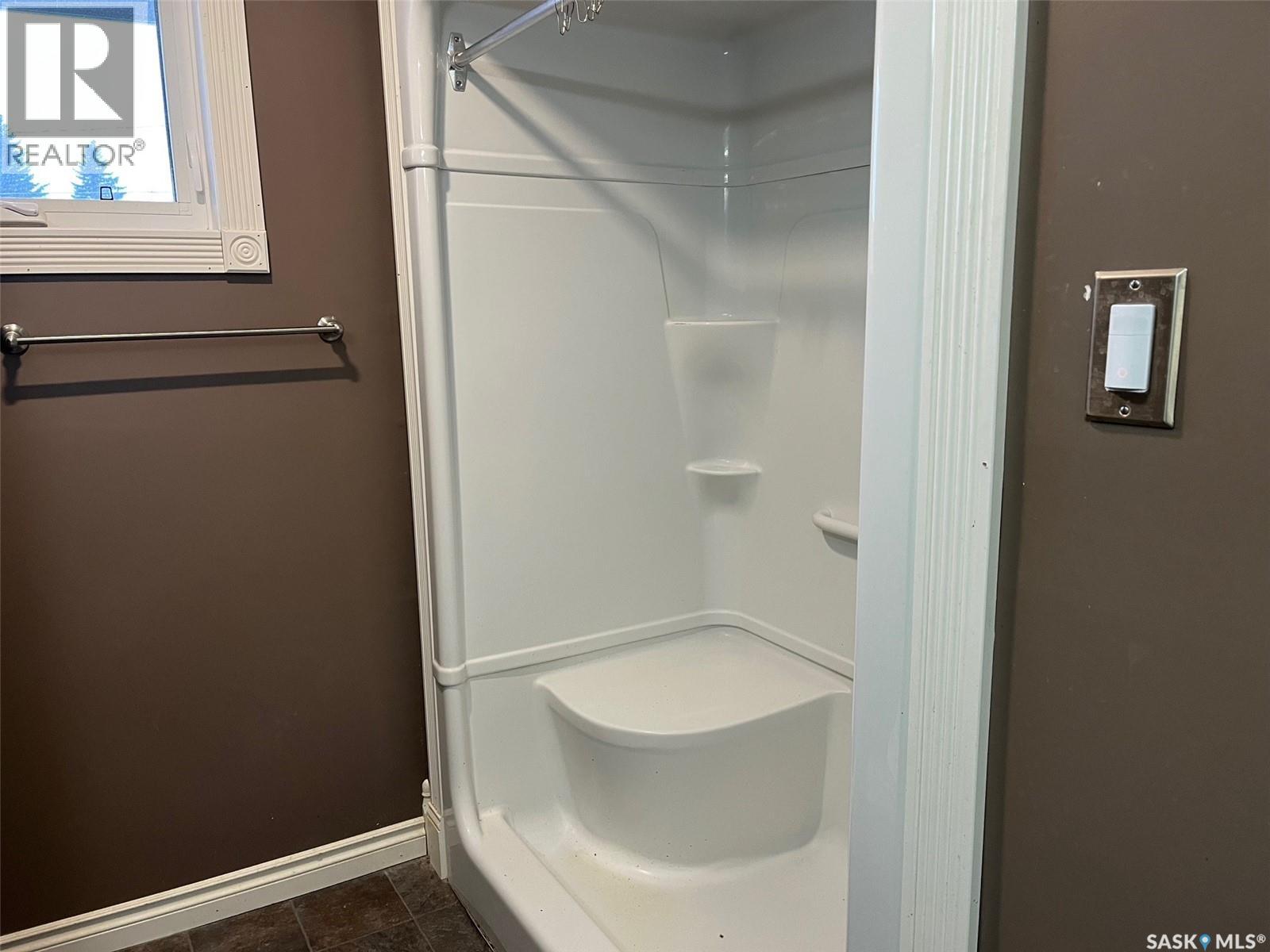 404 Central Avenue, Montmartre, Saskatchewan  S0G 3M0 - Photo 11 - SK025438