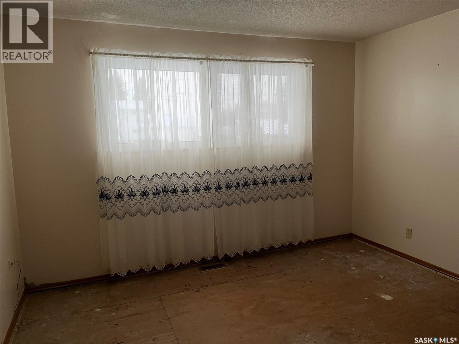 404 Central Avenue, Montmartre, Saskatchewan  S0G 3M0 - Photo 15 - SK025438