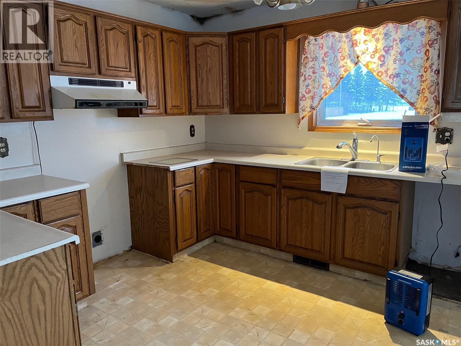 404 Central Avenue, Montmartre, Saskatchewan  S0G 3M0 - Photo 17 - SK025438