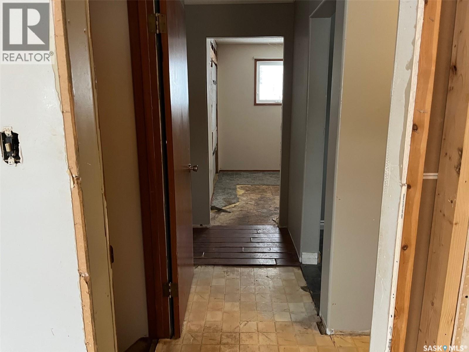 404 Central Avenue, Montmartre, Saskatchewan  S0G 3M0 - Photo 5 - SK025438