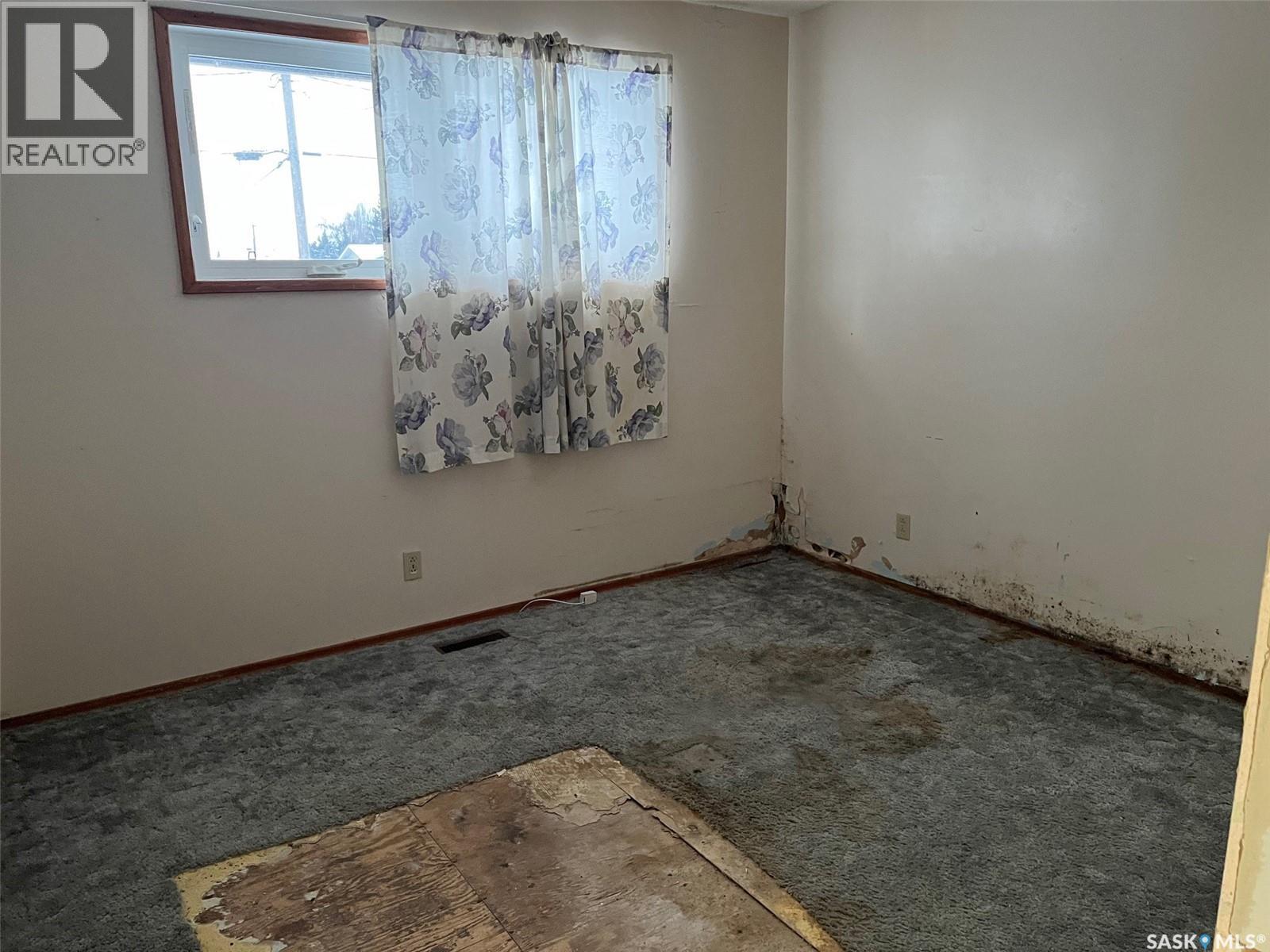 404 Central Avenue, Montmartre, Saskatchewan  S0G 3M0 - Photo 9 - SK025438