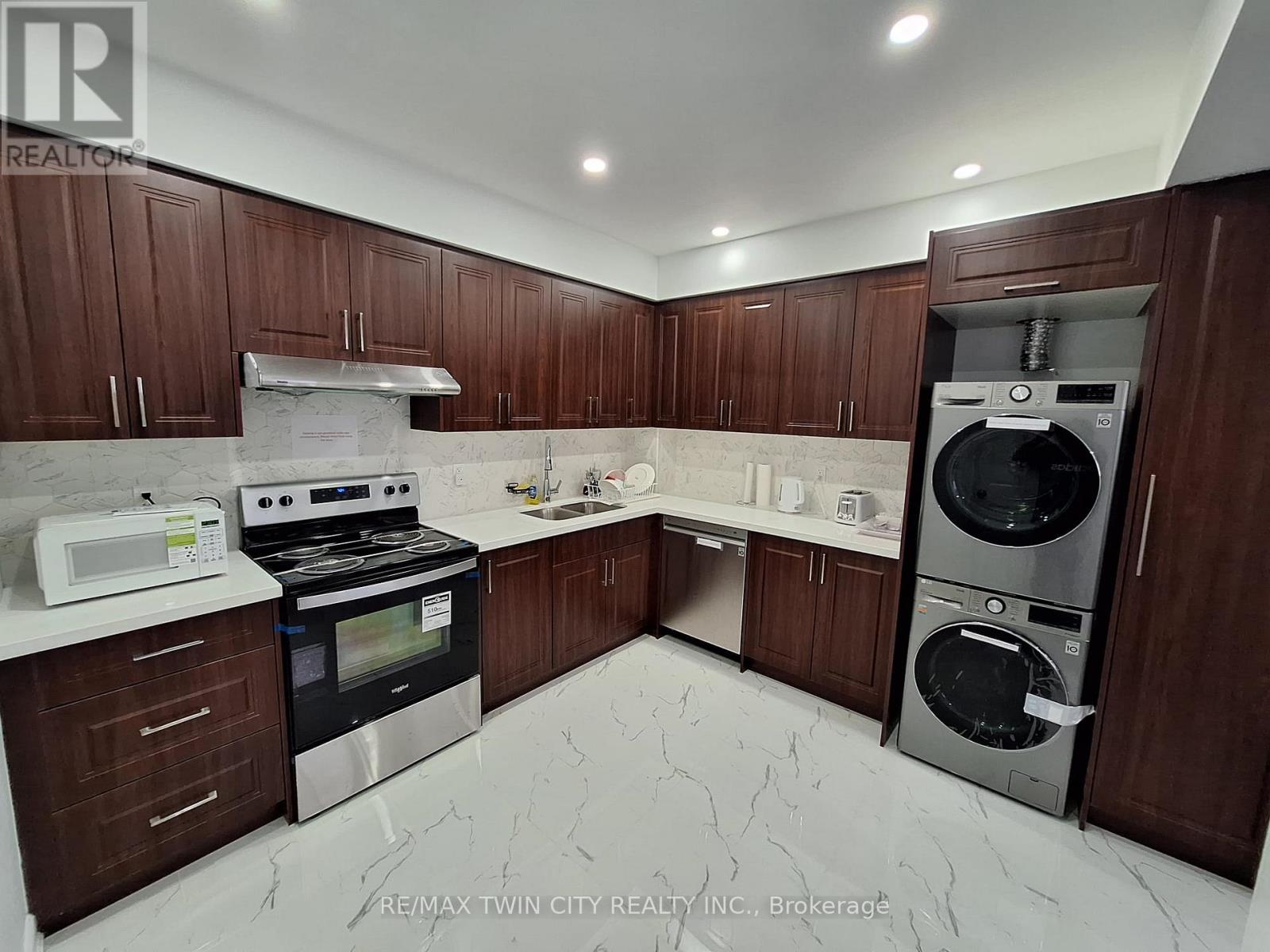 15 Spring Creek Street, Kitchener, Ontario  N2A 0G3 - Photo 10 - X12614738